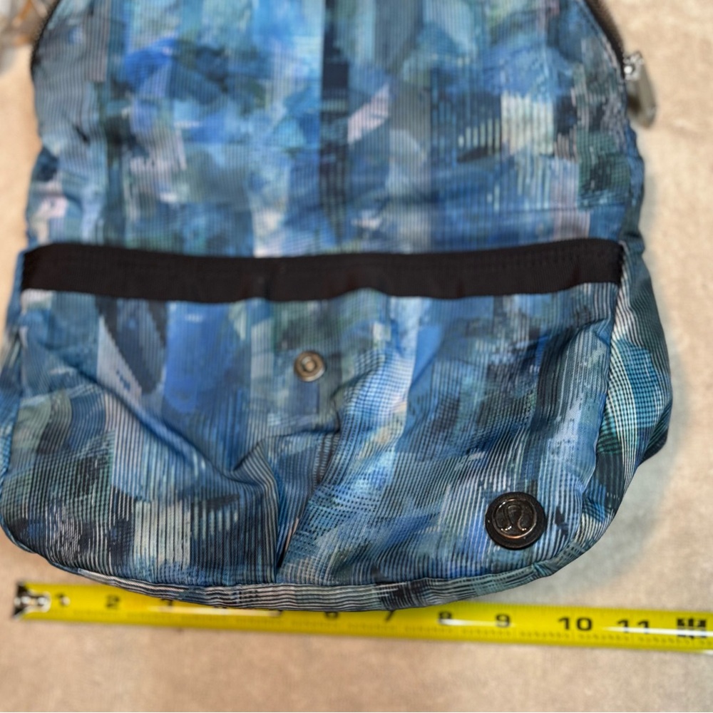 Lululemon Athletica Abstract Blue Crossbody Bag - Picture 12 of 13